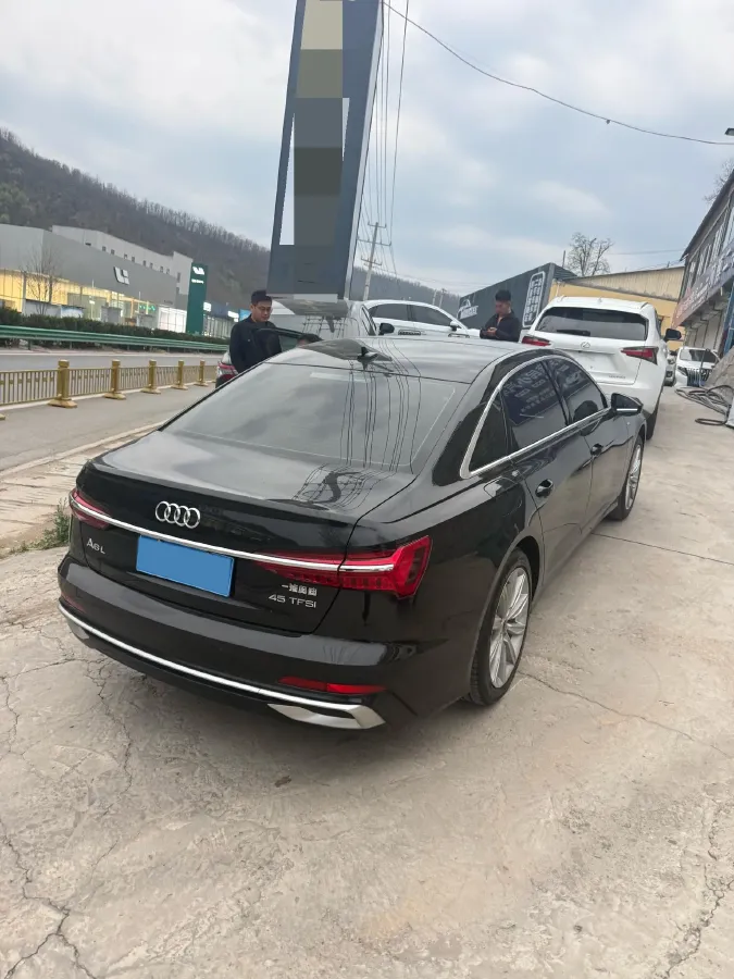 2024 Audi A6L 2.0T 245HP L4 7DCT,autocango,china used car exporter,china ev exporter,chinese used car exporter,chinese used ev exporter