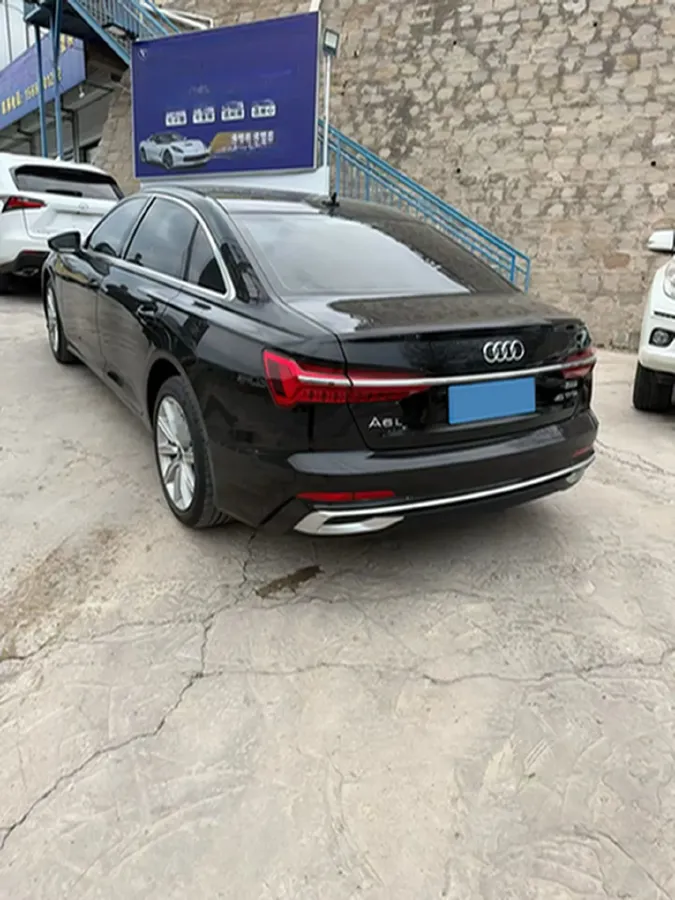 2024 Audi A6L 2.0T 245HP L4 7DCT,autocango,china used car exporter,china ev exporter,chinese used car exporter,chinese used ev exporter