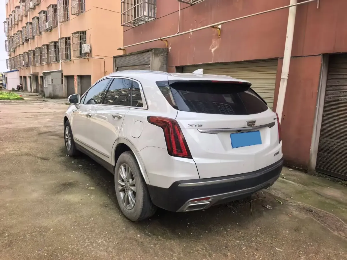 2022 Cadillac XT5 2.0T 237HP L4 9AT,autocango,china used car exporter,china ev exporter,chinese used car exporter,chinese used ev exporter