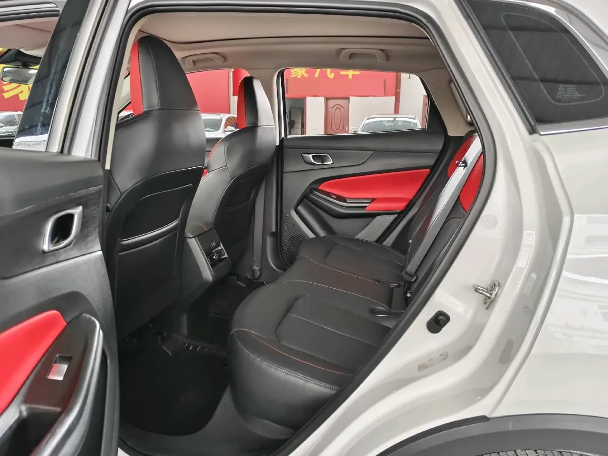 2022 ChangAn Oshan X7 Plus 1.5T 188HP L4 7DCT,autocango,china used car exporter,china ev exporter,chinese used car exporter,chinese used ev exporter