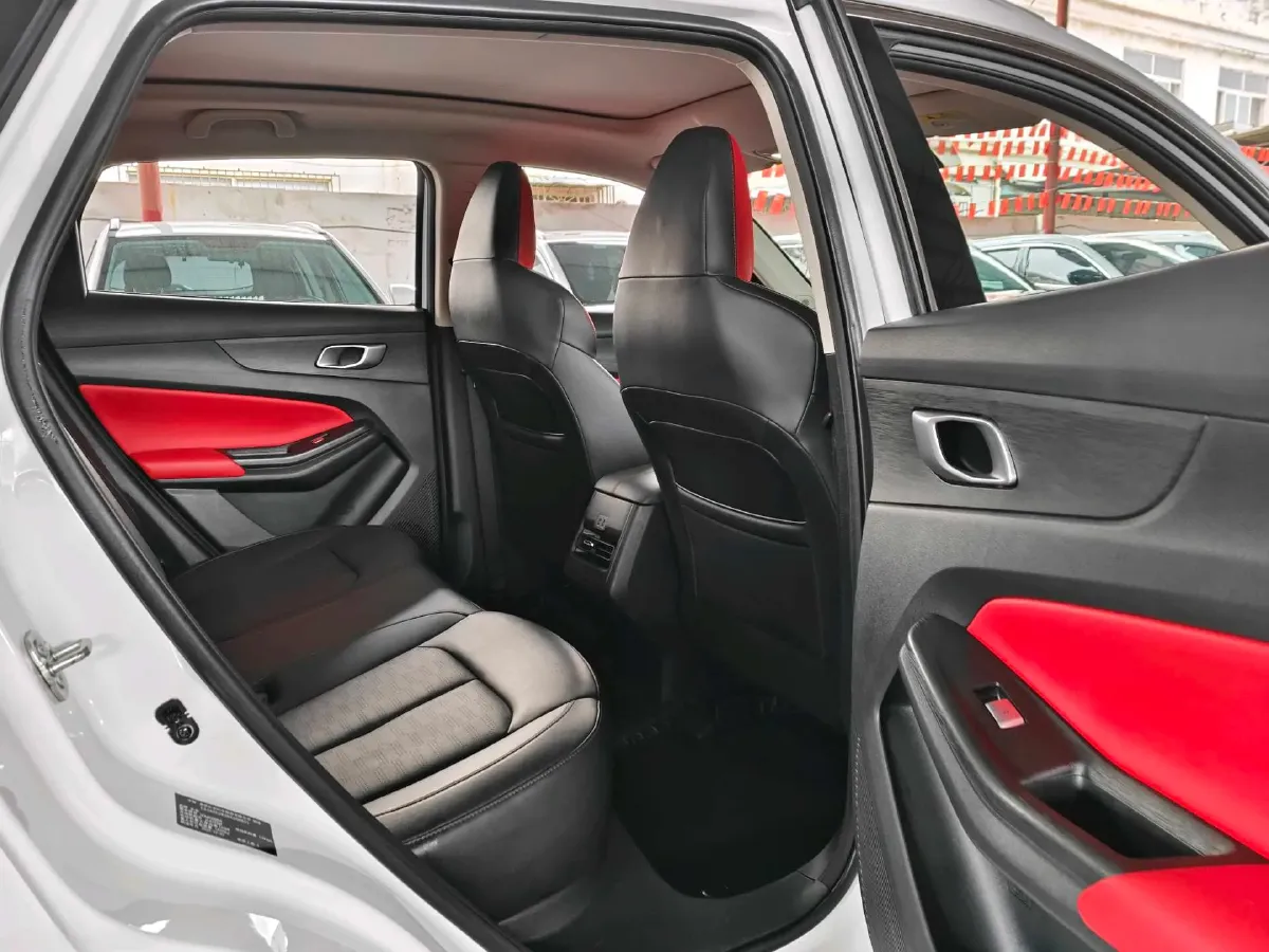 2022 ChangAn Oshan X7 Plus 1.5T 188HP L4 7DCT,autocango,china used car exporter,china ev exporter,chinese used car exporter,chinese used ev exporter