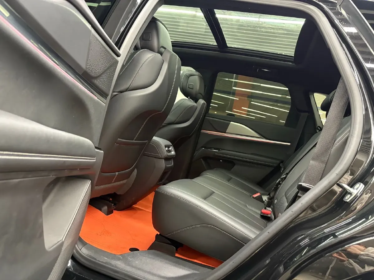 2025 Cadillac XT5 2.0T 237HP L4 9AT,autocango,china used car exporter,china ev exporter,chinese used car exporter,chinese used ev exporter