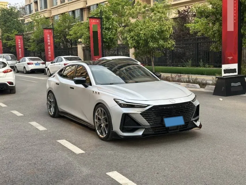 2023 ChangAn UNI-V 1.5T 188HP L4 7DCT,autocango,china used car exporter,china ev exporter,chinese used car exporter,chinese used ev exporter