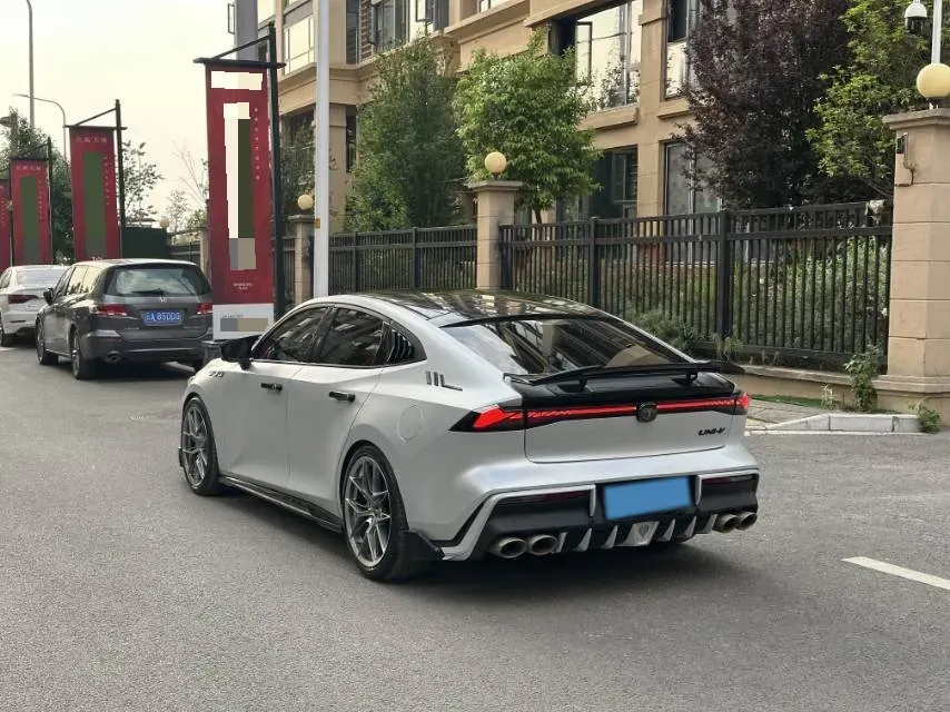 2023 ChangAn UNI-V 1.5T 188HP L4 7DCT,autocango,china used car exporter,china ev exporter,chinese used car exporter,chinese used ev exporter