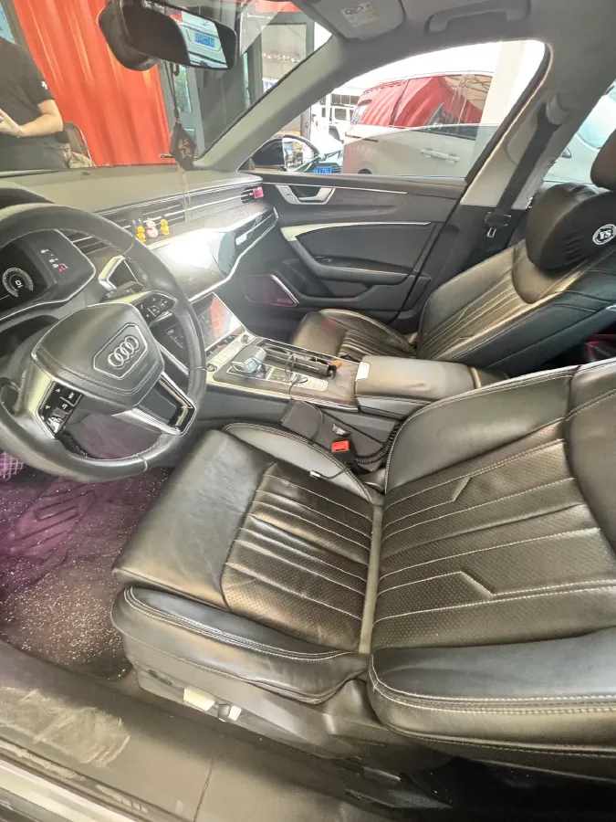 2023 Audi A6L 2.0T 245HP L4 7DCT,autocango,china used car exporter,china ev exporter,chinese used car exporter,chinese used ev exporter