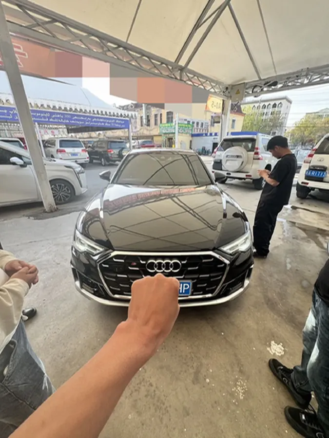 2023 Audi A6L 2.0T 245HP L4 7DCT,autocango,china used car exporter,china ev exporter,chinese used car exporter,chinese used ev exporter