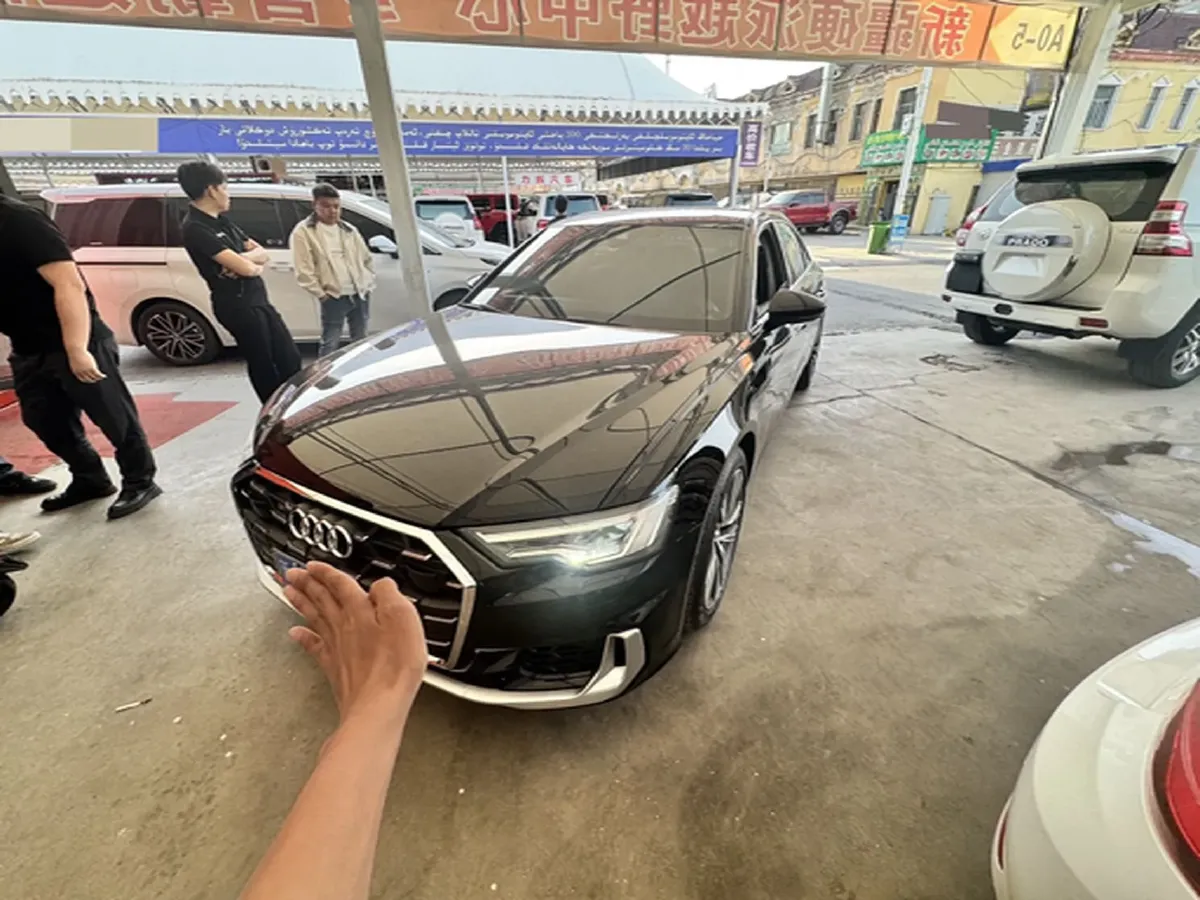 2023 Audi A6L 2.0T 245HP L4 7DCT,autocango,china used car exporter,china ev exporter,chinese used car exporter,chinese used ev exporter