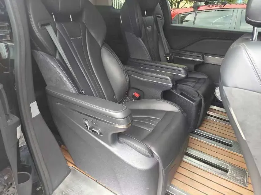 2023 HongQi HQ9 2.0T 252HP L4 8AT,autocango,china used car exporter,china ev exporter,chinese used car exporter,chinese used ev exporter