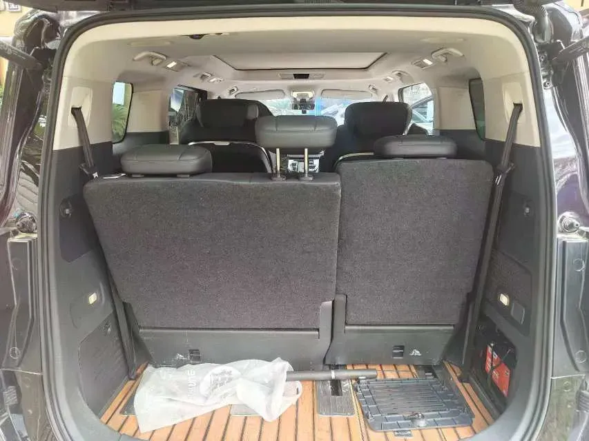 2023 HongQi HQ9 2.0T 252HP L4 8AT,autocango,china used car exporter,china ev exporter,chinese used car exporter,chinese used ev exporter