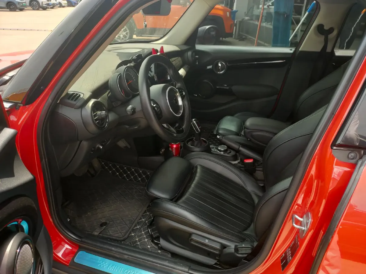 2019 MINI MINI 2.0T 192HP L4 7DCT,autocango,china used car exporter,china ev exporter,chinese used car exporter,chinese used ev exporter