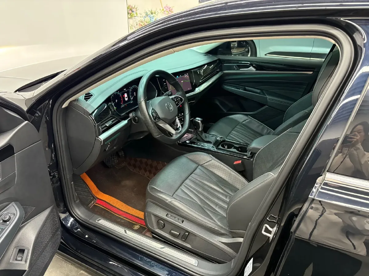 2023 Volkswagen Passat 2.0T 186HP L4 7DCT,autocango,china used car exporter,china ev exporter,chinese used car exporter,chinese used ev exporter