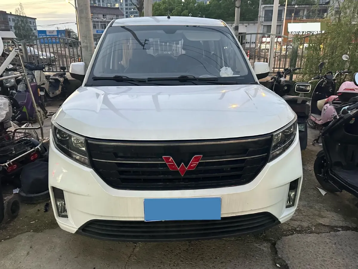 2019 WuLing HongGuang Plus 1.5T 147HP L4 6MT,autocango,china used car exporter,china ev exporter,chinese used car exporter,chinese used ev exporter