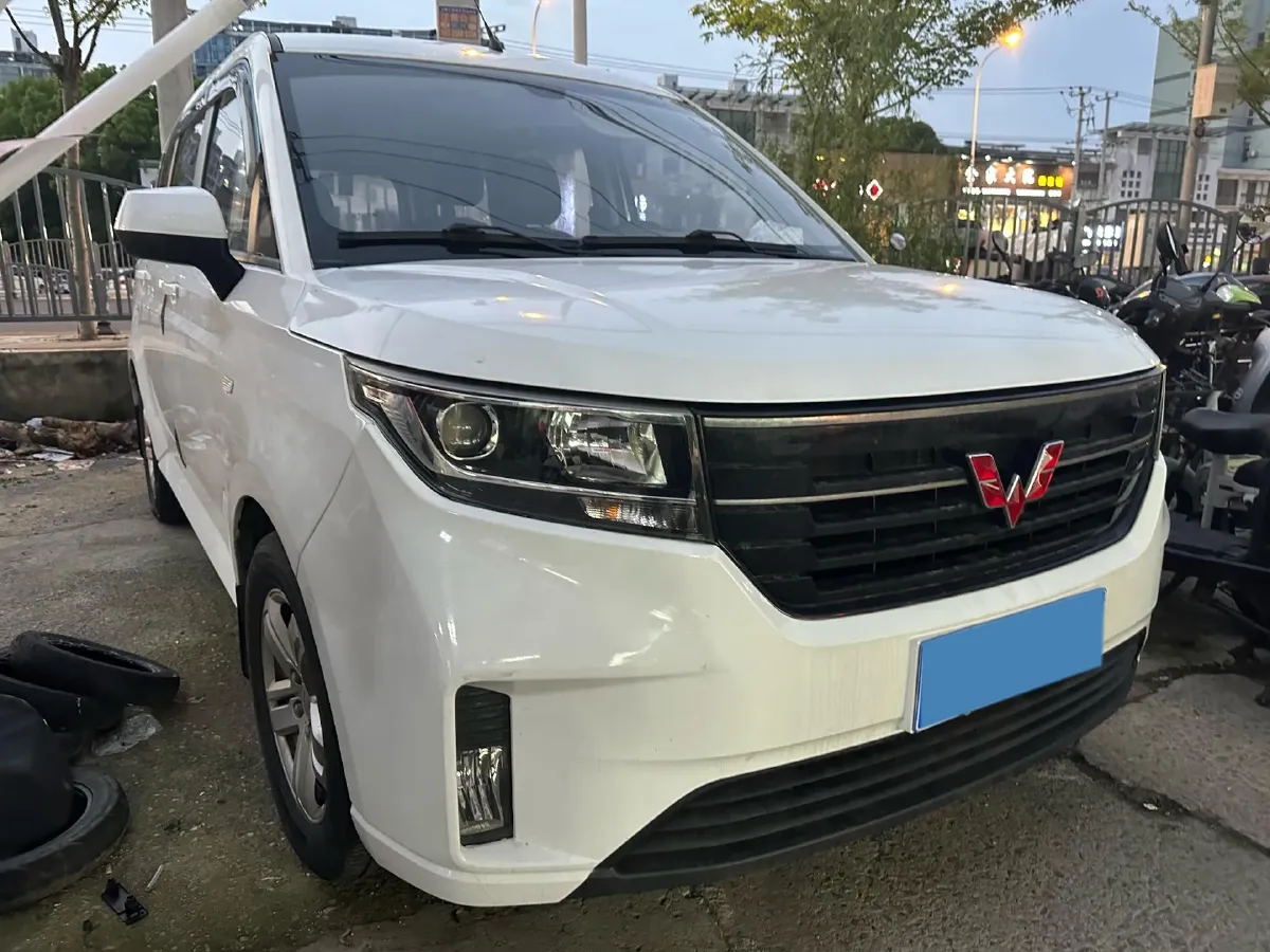 2019 WuLing HongGuang Plus 1.5T 147HP L4 6MT,autocango,china used car exporter,china ev exporter,chinese used car exporter,chinese used ev exporter