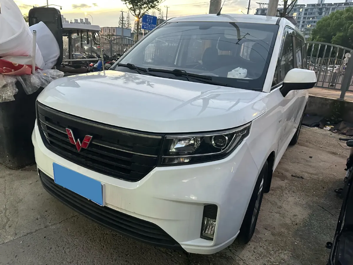 2019 WuLing HongGuang Plus 1.5T 147HP L4 6MT,autocango,china used car exporter,china ev exporter,chinese used car exporter,chinese used ev exporter