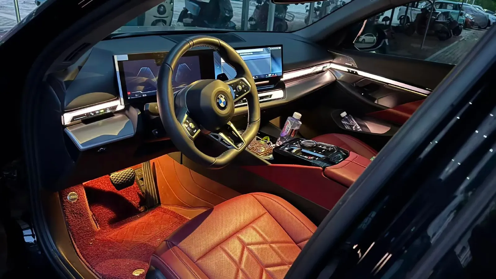 2025 BMW 5 Series 2.0T 258HP L4 8AT,autocango,china used car exporter,china ev exporter,chinese used car exporter,chinese used ev exporter