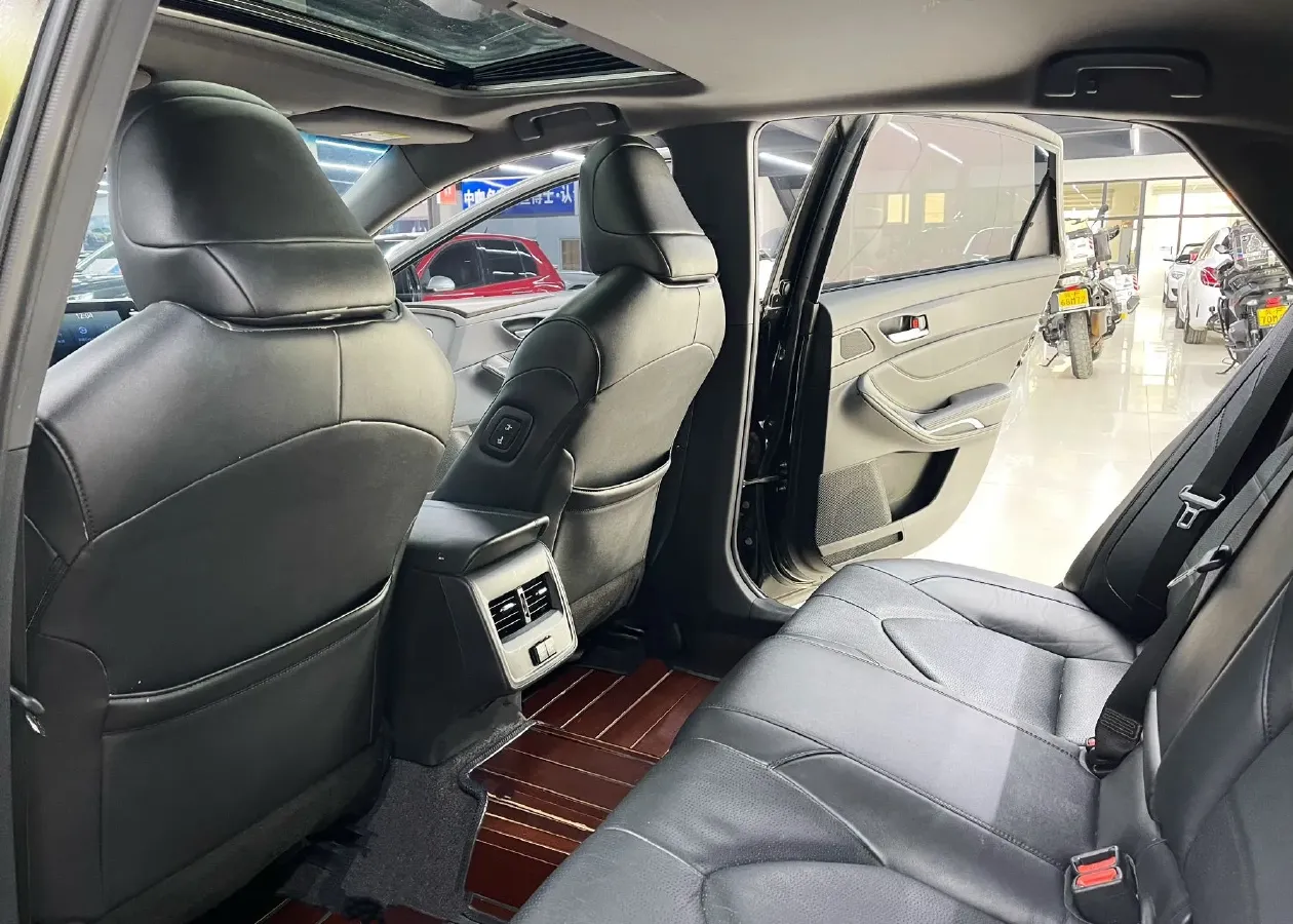 2021 Toyota Avalon 2.5L 209HP L4 8AT,autocango,china used car exporter,china ev exporter,chinese used car exporter,chinese used ev exporter