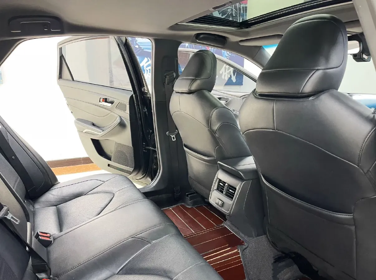 2021 Toyota Avalon 2.5L 209HP L4 8AT,autocango,china used car exporter,china ev exporter,chinese used car exporter,chinese used ev exporter