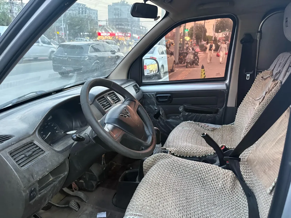 2019 WuLing RongGuang 1.2L 82HP L4 5MT,autocango,china used car exporter,china ev exporter,chinese used car exporter,chinese used ev exporter