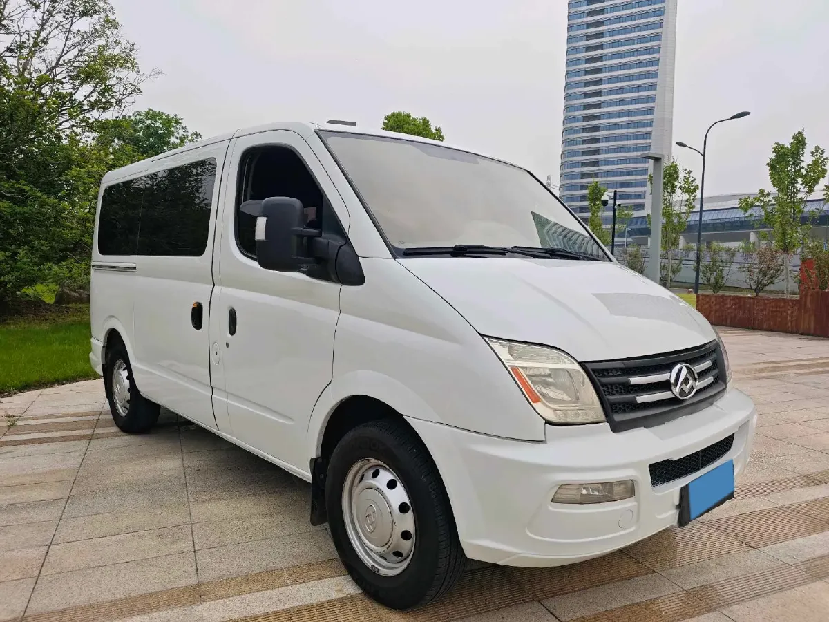 2021 MAXUS XinTu V80 2.0T 139HP L4 6MT,autocango,china used car exporter,china ev exporter,chinese used car exporter,chinese used ev exporter