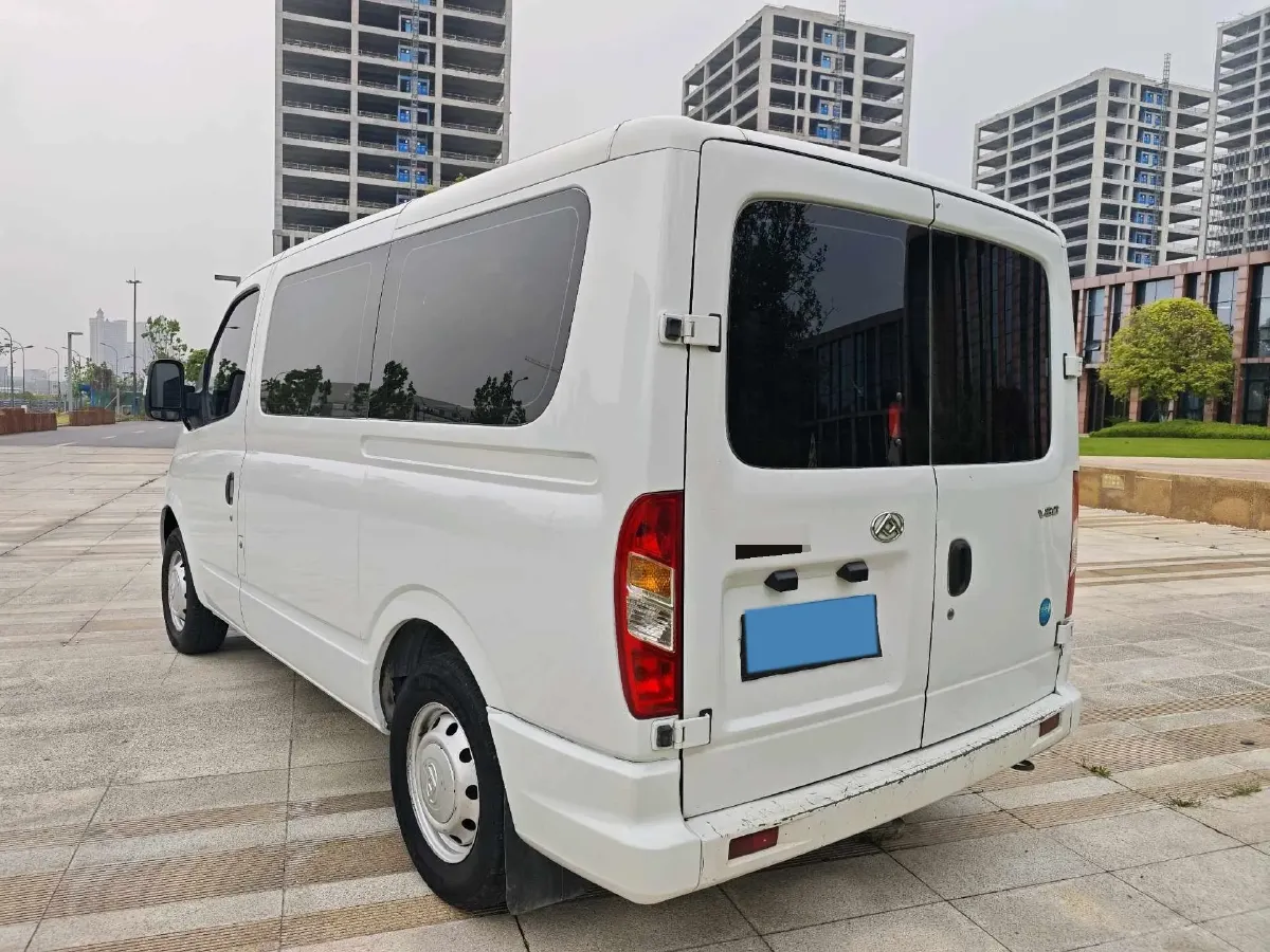 2021 MAXUS XinTu V80 2.0T 139HP L4 6MT,autocango,china used car exporter,china ev exporter,chinese used car exporter,chinese used ev exporter