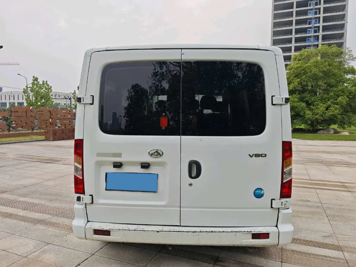 2021 MAXUS XinTu V80 2.0T 139HP L4 6MT,autocango,china used car exporter,china ev exporter,chinese used car exporter,chinese used ev exporter