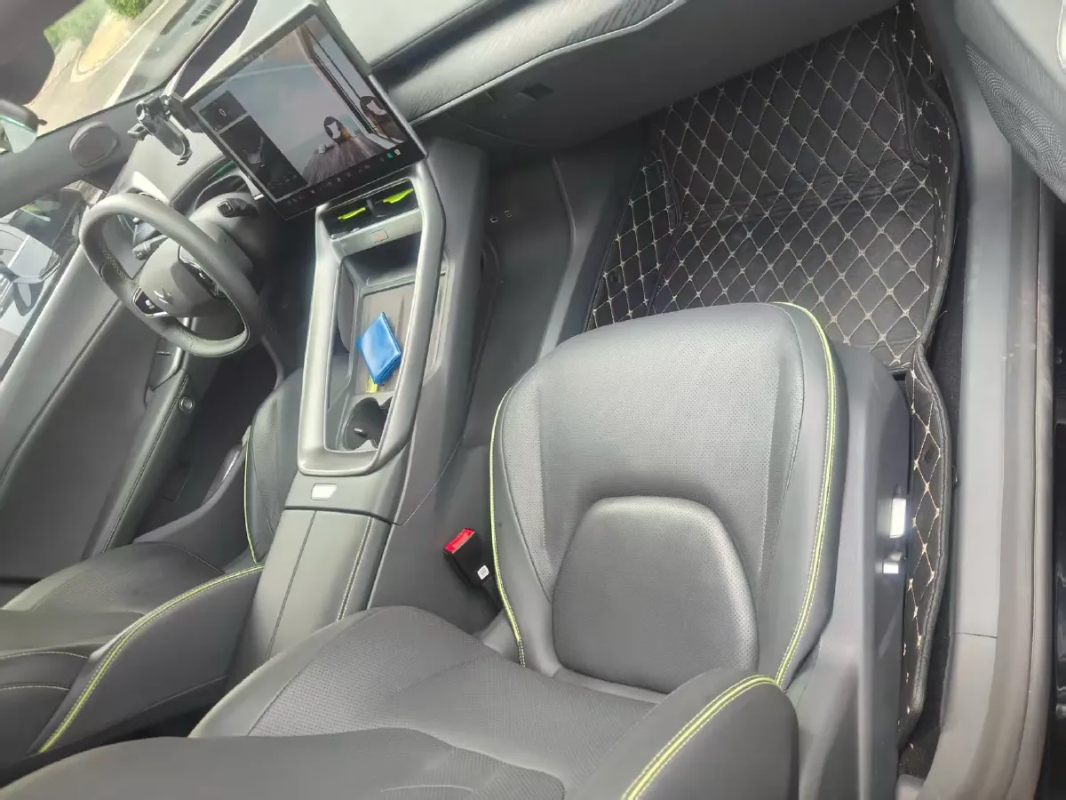 2024 ARCFOX αT5 BEV 79.2KWH,autocango,china used car exporter,china ev exporter,chinese used car exporter,chinese used ev exporter