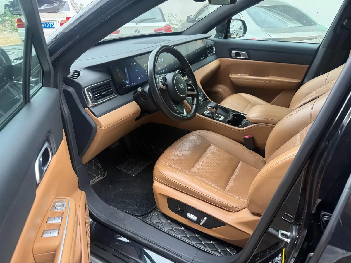 2021 Li ONE Range Extended 131HP REEV 40.5KWH,autocango,china used car exporter,china ev exporter,chinese used car exporter,chinese used ev exporter