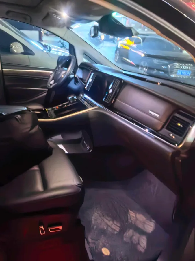 2021 GAC Trumpchi M8 2.0T 252HP L4 8AT,autocango,china used car exporter,china ev exporter,chinese used car exporter,chinese used ev exporter