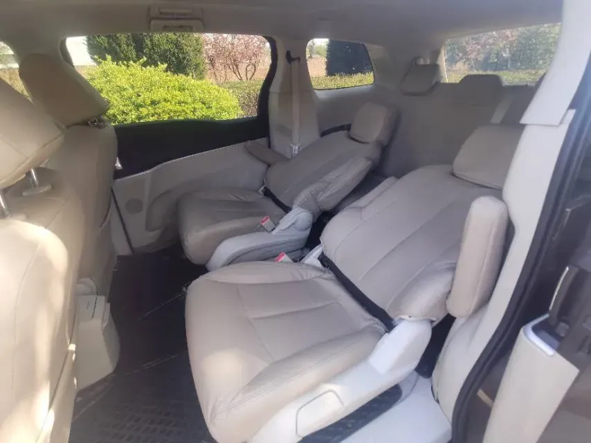 2022 Buick GL8 2.0T 237HP L4 9AT,autocango,china used car exporter,china ev exporter,chinese used car exporter,chinese used ev exporter