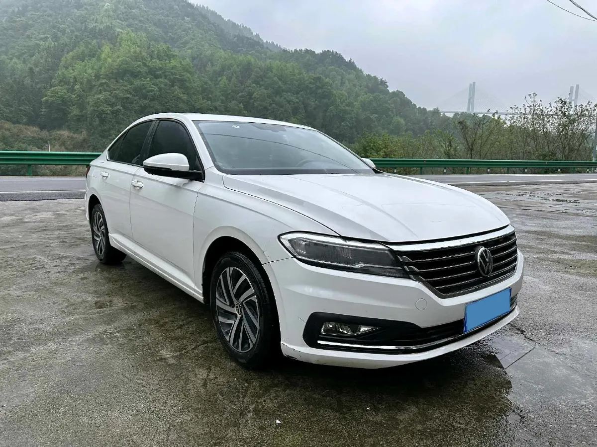 2022 Bestune B70 2.0T 224HP L4 6AT,autocango,china used car exporter,china ev exporter,chinese used car exporter,chinese used ev exporter