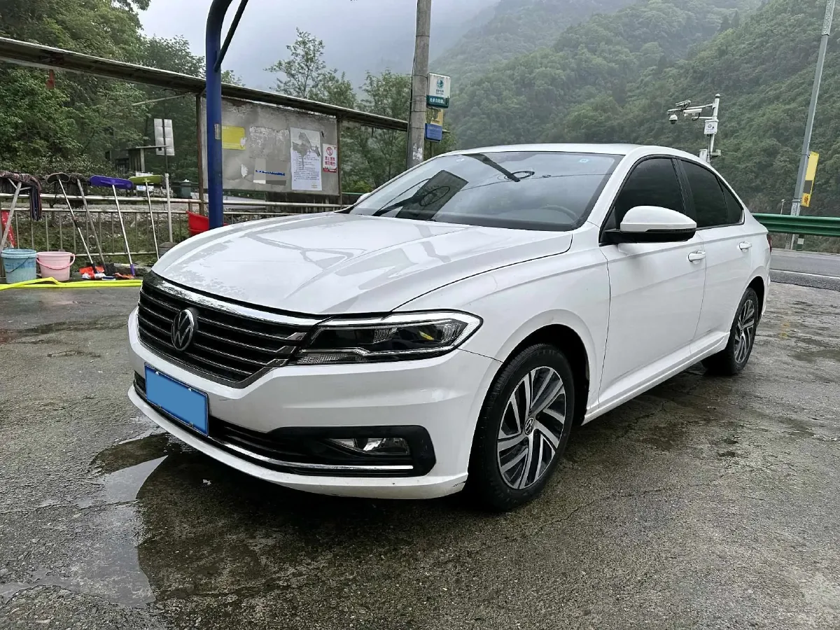 2022 Bestune B70 2.0T 224HP L4 6AT,autocango,china used car exporter,china ev exporter,chinese used car exporter,chinese used ev exporter