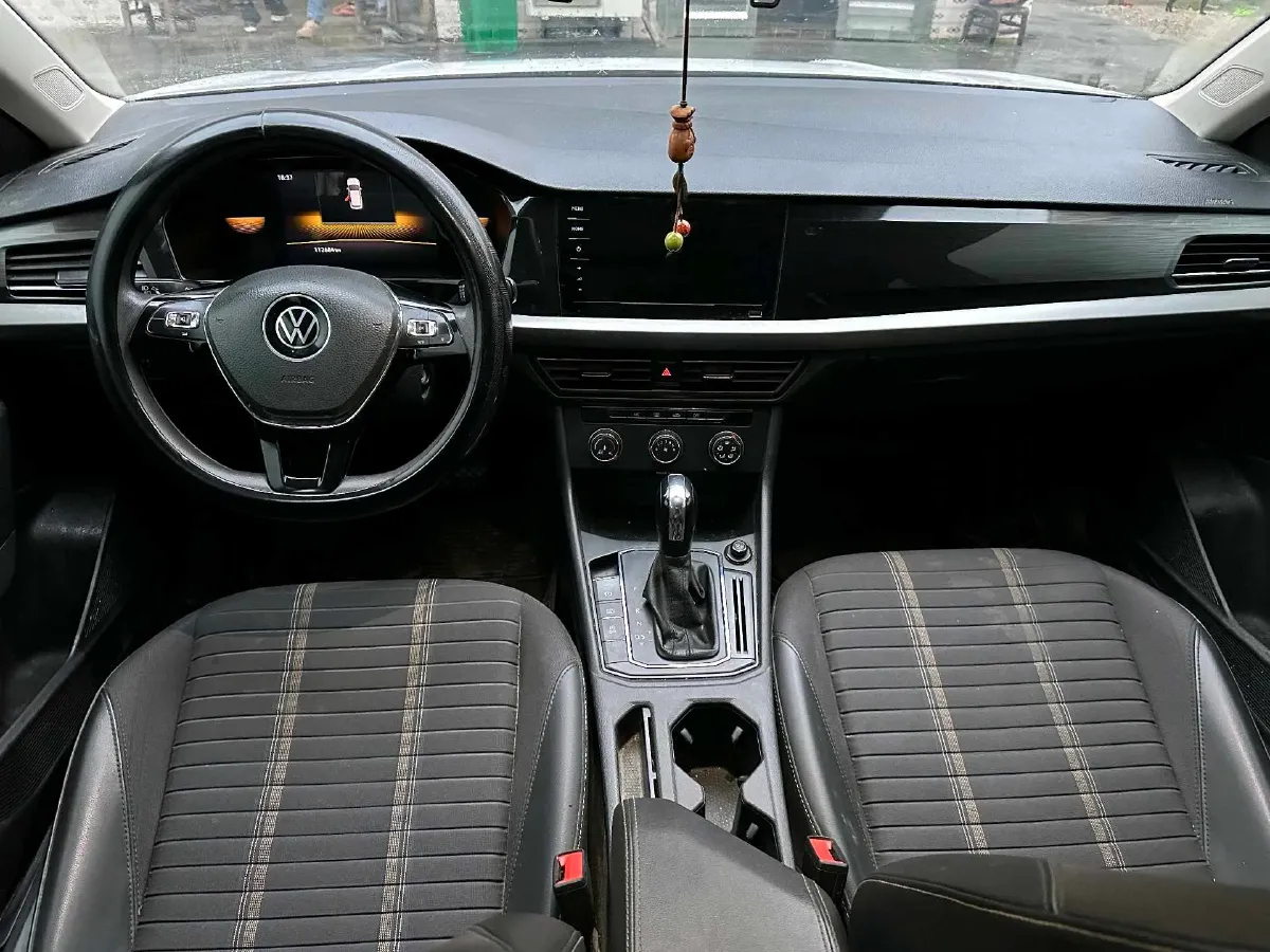 2022 Bestune B70 2.0T 224HP L4 6AT,autocango,china used car exporter,china ev exporter,chinese used car exporter,chinese used ev exporter