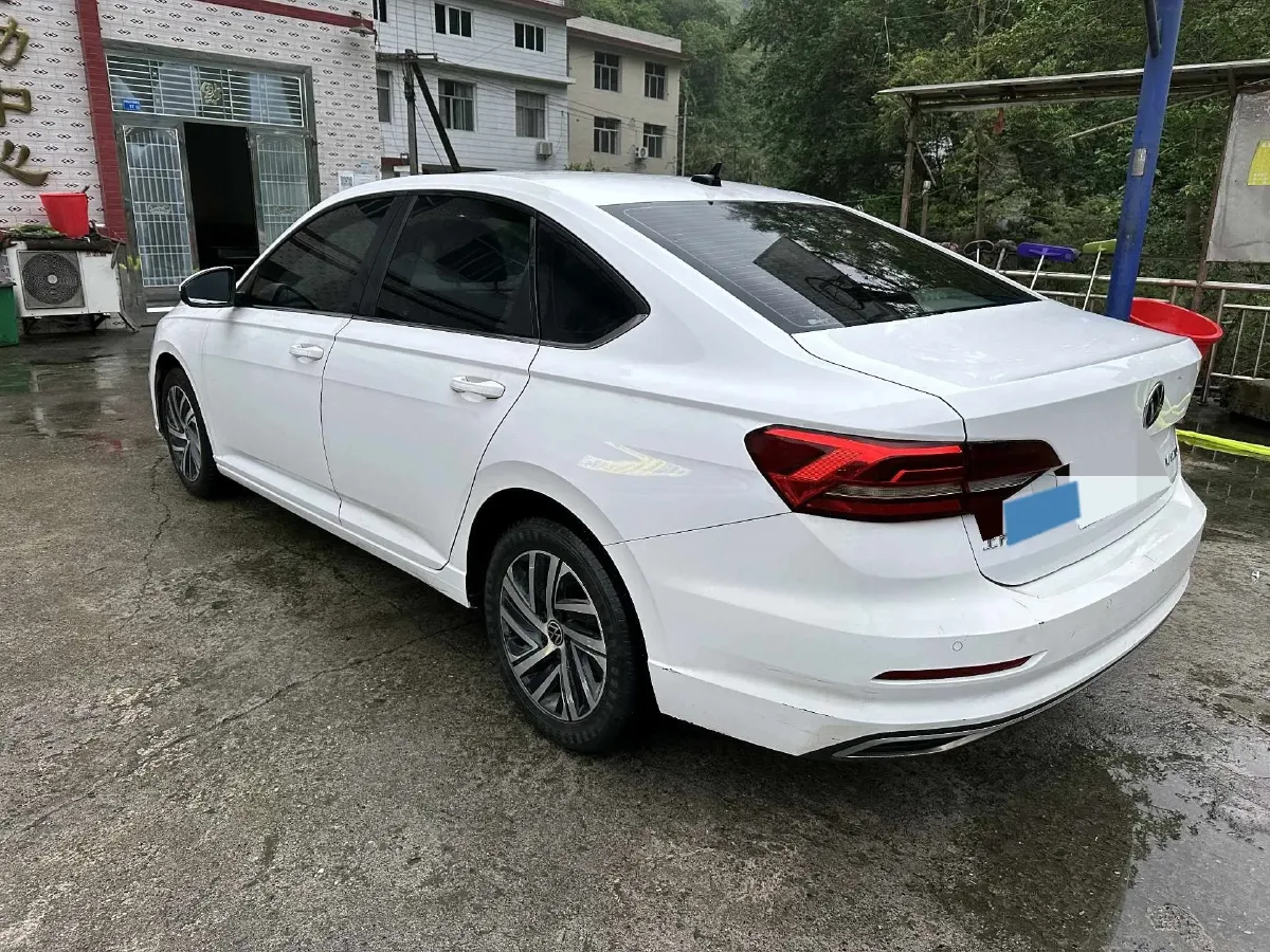 2022 Bestune B70 2.0T 224HP L4 6AT,autocango,china used car exporter,china ev exporter,chinese used car exporter,chinese used ev exporter