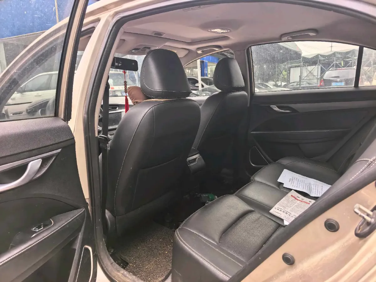 2021 BaoJun 530 1.5T 147HP L4 CVT,autocango,china used car exporter,china ev exporter,chinese used car exporter,chinese used ev exporter