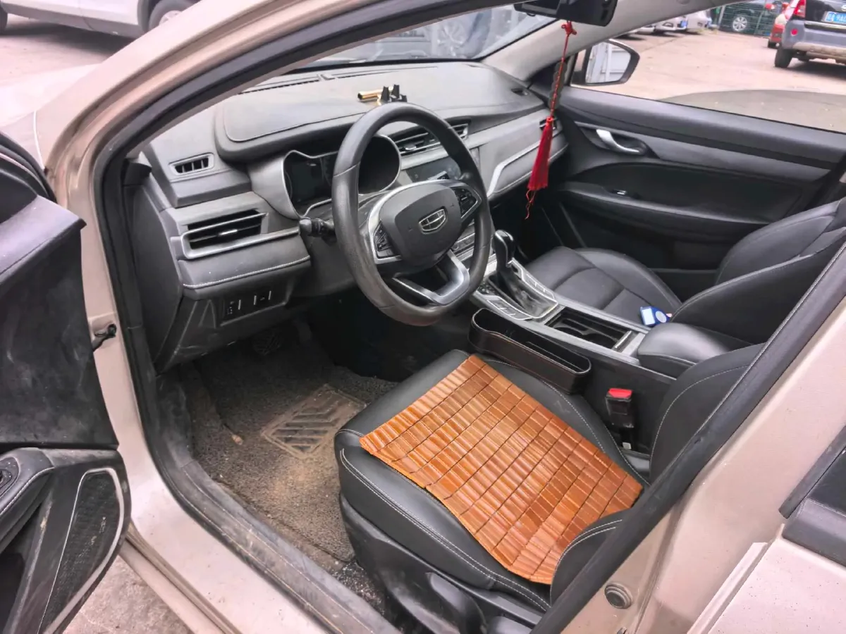 2021 BaoJun 530 1.5T 147HP L4 CVT,autocango,china used car exporter,china ev exporter,chinese used car exporter,chinese used ev exporter