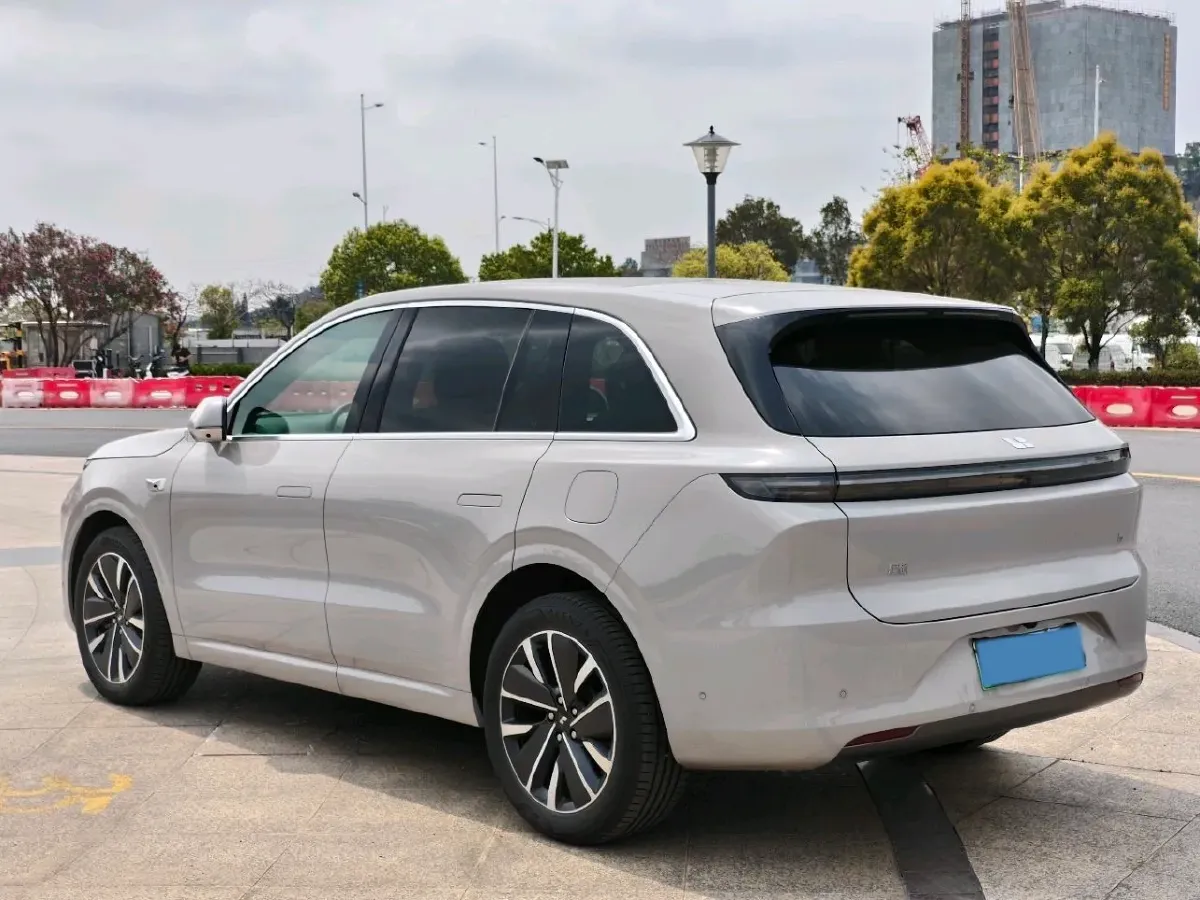 2025 Li L6 Range Extended 154HP L4 REEV,autocango,china used car exporter,china ev exporter,chinese used car exporter,chinese used ev exporter