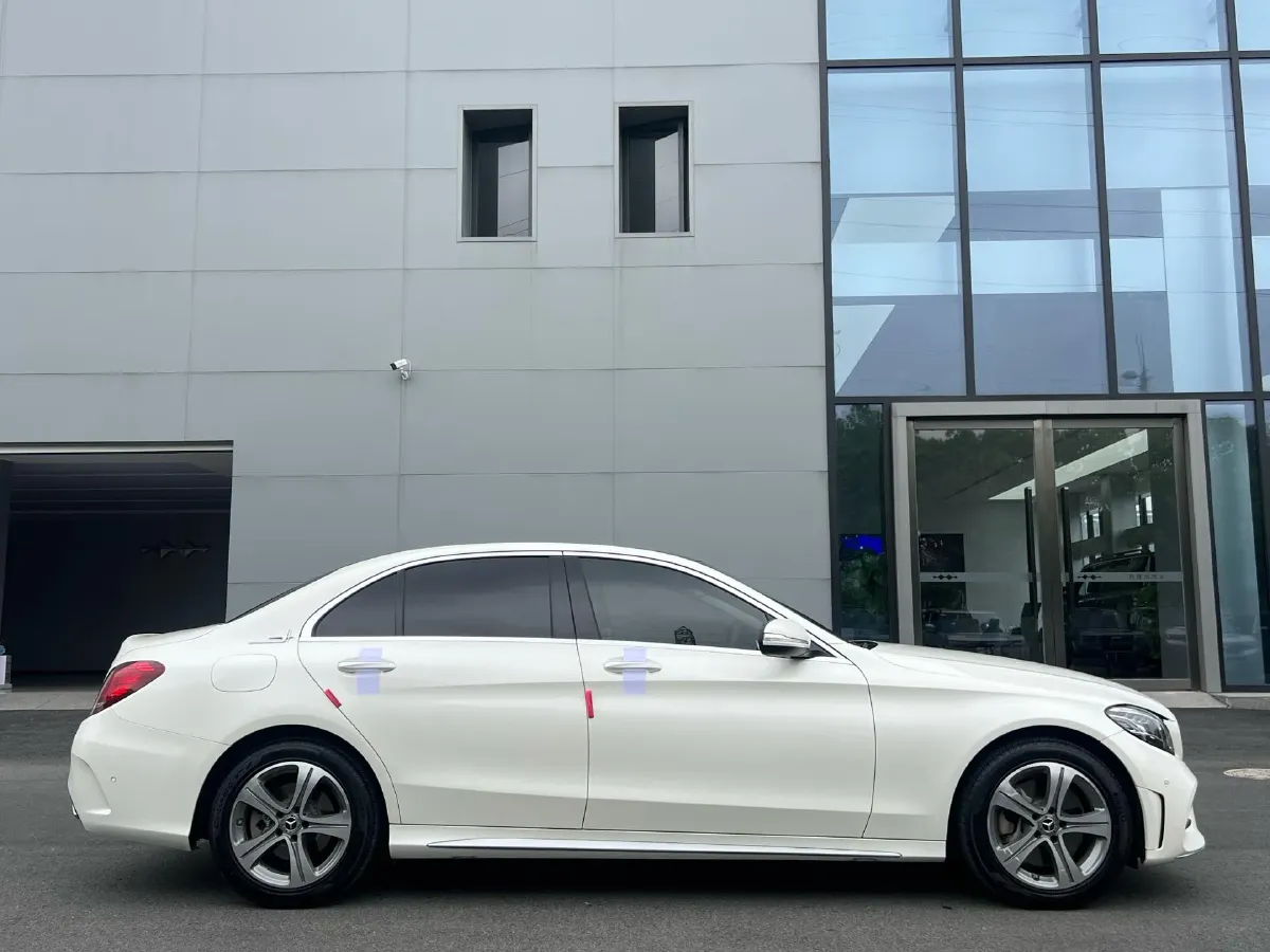 2020 Mercedes-Benz C Class 1.5T 184HP L4 9AT,autocango,china used car exporter,china ev exporter,chinese used car exporter,chinese used ev exporter