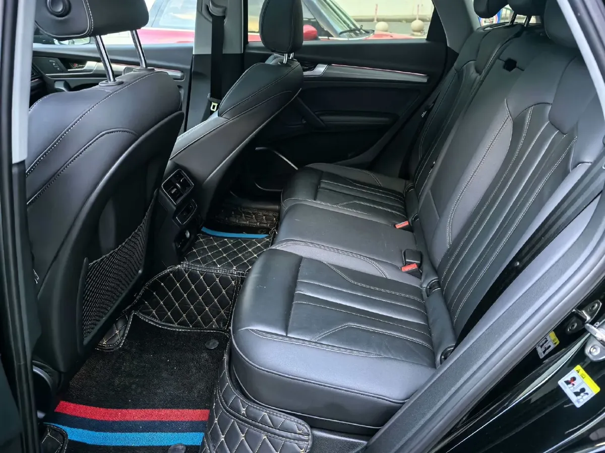 2022 Audi Q5L 2.0T 190HP L4 7DCT,autocango,china used car exporter,china ev exporter,chinese used car exporter,chinese used ev exporter