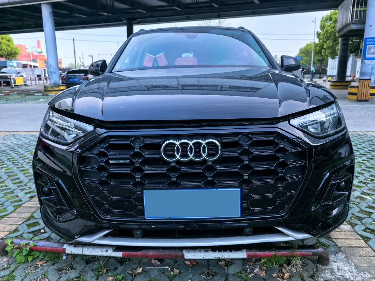 2022 Audi Q5L 2.0T 190HP L4 7DCT,autocango,china used car exporter,china ev exporter,chinese used car exporter,chinese used ev exporter