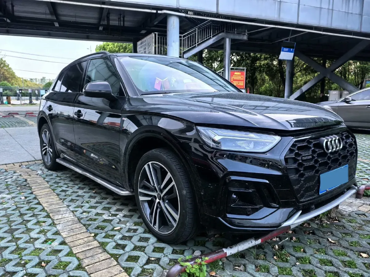2022 Audi Q5L 2.0T 190HP L4 7DCT,autocango,china used car exporter,china ev exporter,chinese used car exporter,chinese used ev exporter