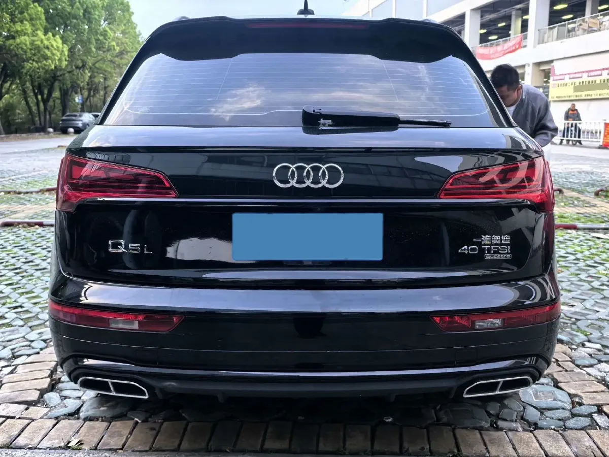 2022 Audi Q5L 2.0T 190HP L4 7DCT,autocango,china used car exporter,china ev exporter,chinese used car exporter,chinese used ev exporter