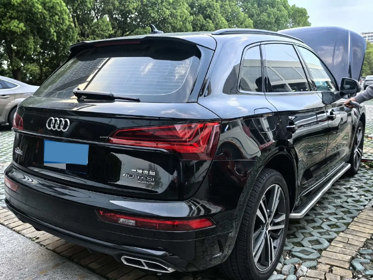 2022 Audi Q5L 2.0T 190HP L4 7DCT,autocango,china used car exporter,china ev exporter,chinese used car exporter,chinese used ev exporter