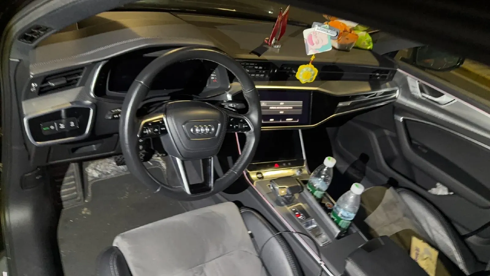 2024 Audi A6L 2.0T 245HP L4 7DCT,autocango,china used car exporter,china ev exporter,chinese used car exporter,chinese used ev exporter