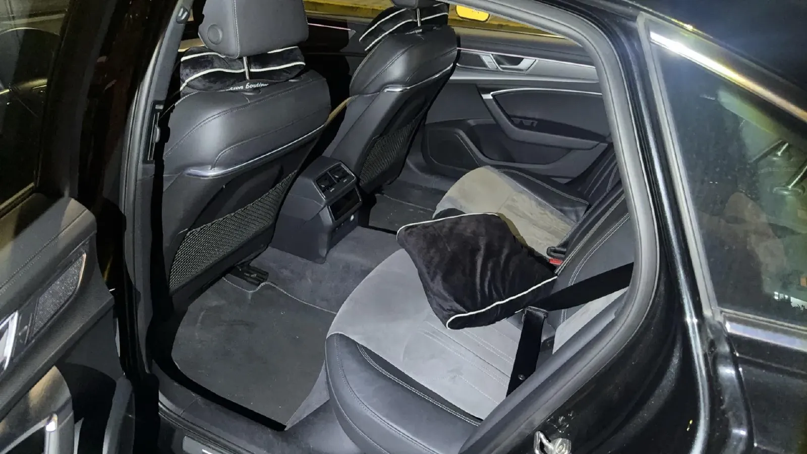 2024 Audi A6L 2.0T 245HP L4 7DCT,autocango,china used car exporter,china ev exporter,chinese used car exporter,chinese used ev exporter