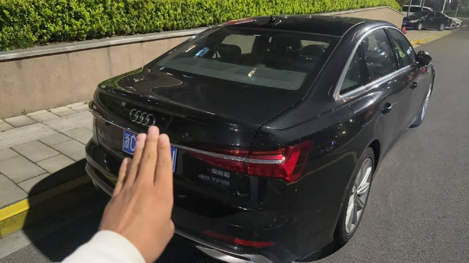 2024 Audi A6L 2.0T 245HP L4 7DCT,autocango,china used car exporter,china ev exporter,chinese used car exporter,chinese used ev exporter