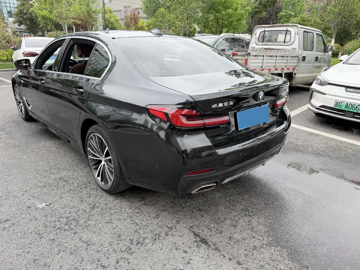 2023 BMW 5 Series 2.0T 245HP L4 8AT,autocango,china used car exporter,china ev exporter,chinese used car exporter,chinese used ev exporter