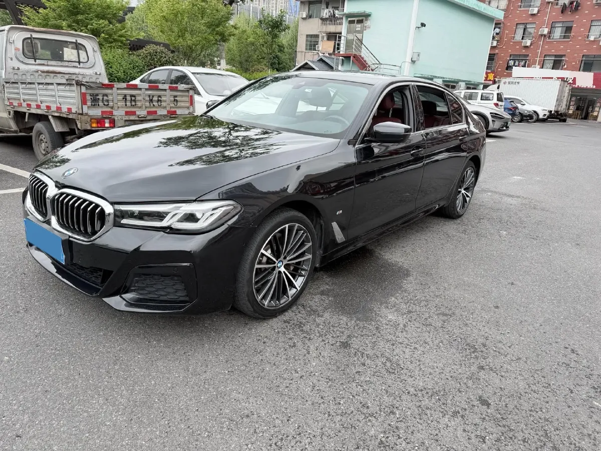 2023 BMW 5 Series 2.0T 245HP L4 8AT,autocango,china used car exporter,china ev exporter,chinese used car exporter,chinese used ev exporter