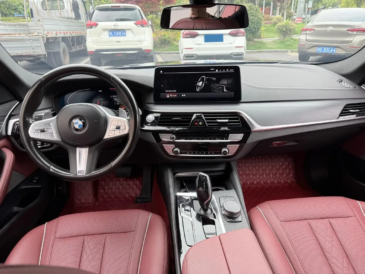 2023 BMW 5 Series 2.0T 245HP L4 8AT,autocango,china used car exporter,china ev exporter,chinese used car exporter,chinese used ev exporter