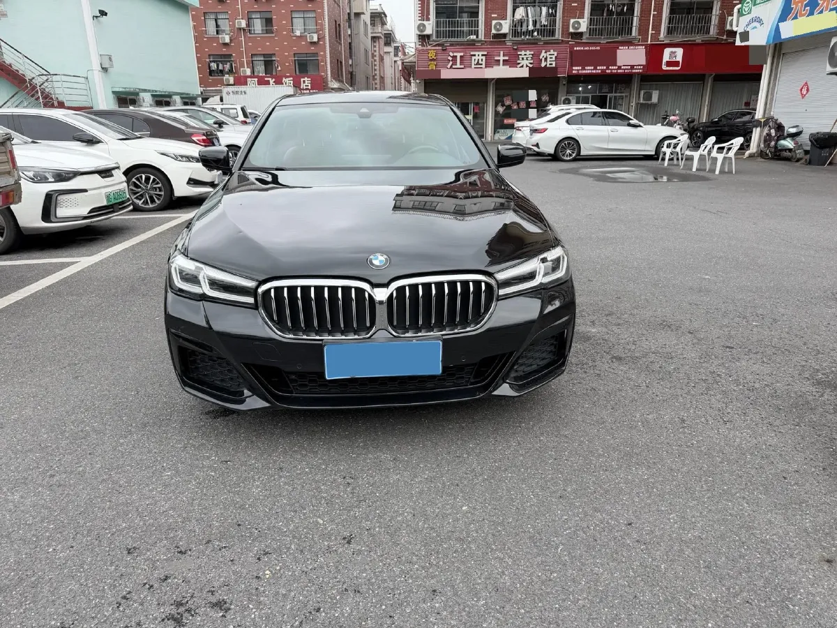 2023 BMW 5 Series 2.0T 245HP L4 8AT,autocango,china used car exporter,china ev exporter,chinese used car exporter,chinese used ev exporter