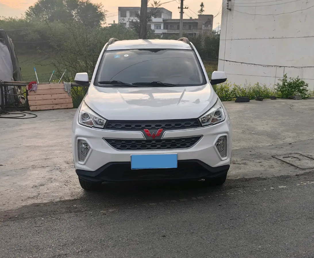 2019 WuLing HongGuang S3 1.5L 99HP L4 6MT,autocango,china used car exporter,china ev exporter,chinese used car exporter,chinese used ev exporter